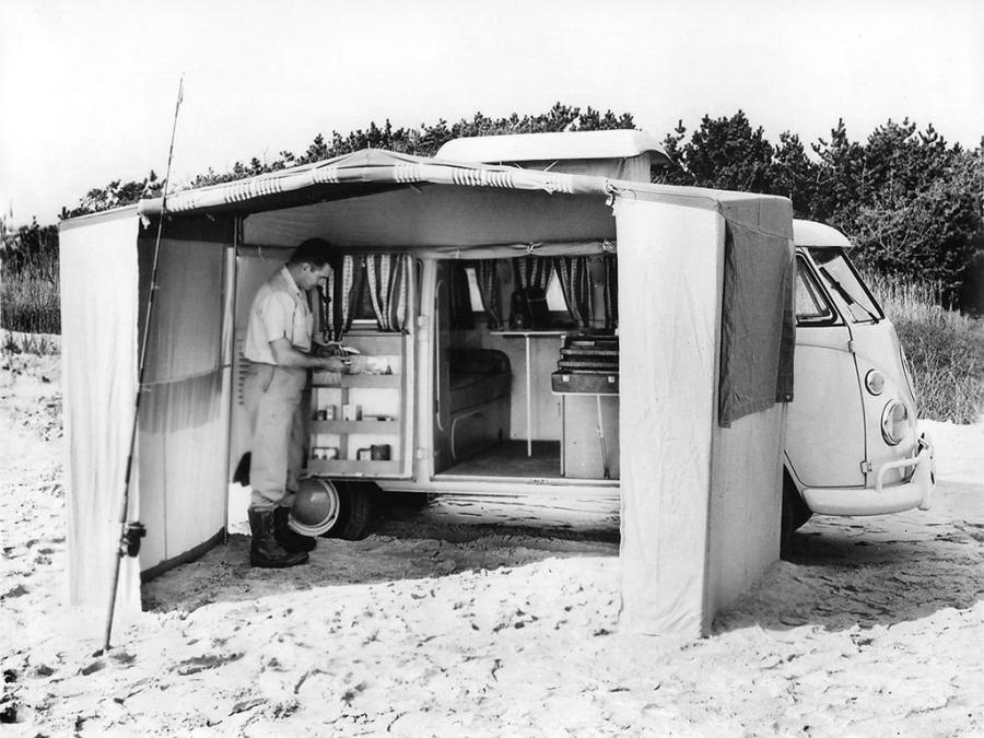  Volkswagen T1 Camper 1950 года  (фото 3 из 18)